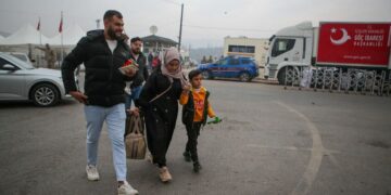 تركيا تنهي عمليًا نظام الحماية المؤقتة وتفرض مسارًا جديدًا لإقامة السوريين 2025