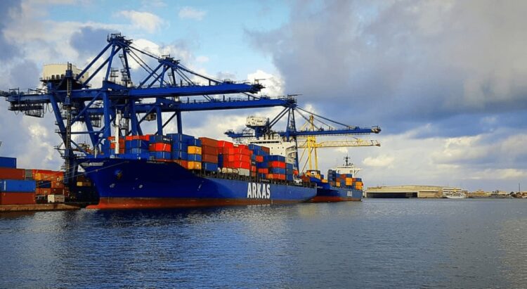 أصول مصرية استراتيجية بيد الإمارات: "موانئ أبوظبي" تتجه للسيطرة الإدارية على "الإسكندرية للحاويات" 1 أصول مصرية استراتيجية بيد الإمارات: "موانئ أبوظبي" تتجه للسيطرة الإدارية على "الإسكندرية للحاويات" 2025