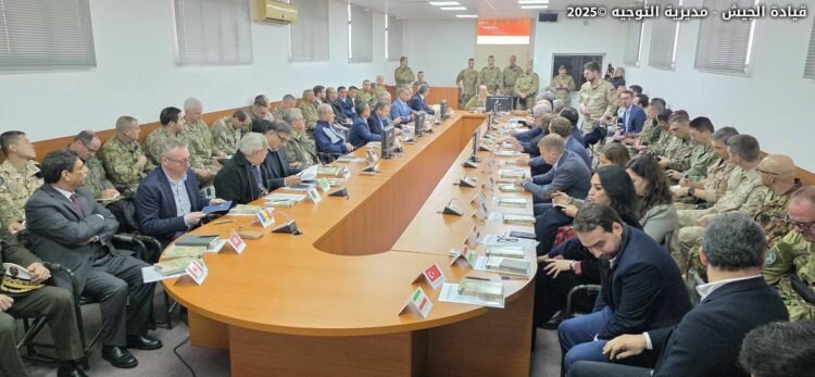 قائد الجيش اللبناني يستعرض خطة حصر السلاح في جنوب الليطاني أمام سفراء ودبلوماسيين 1 قائد الجيش اللبناني يستعرض خطة حصر السلاح في جنوب الليطاني أمام سفراء ودبلوماسيين 2025