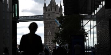 تقرير استخباراتي يكشف جبهة أوروبية ضد ترامب: بريطانيا تستخدم سلاح التحالف مع الصين للضغط على البيت الأبيض 2025