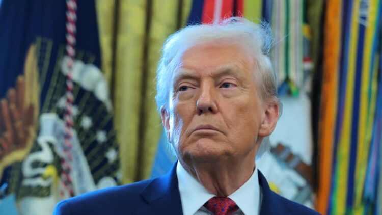 ترامب يُعلن الحرب العالمية على "الإرهاب" ويحذر حزب الله وحماس.. من قلب احتفالات الحانوكا 2025