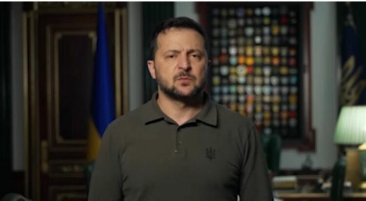 زيلينسكي يحذر: روسيا تستعد لعام آخر من الحرب وتهدد السلام الأوروبي 1 زيلينسكي يحذر: روسيا تستعد لعام آخر من الحرب وتهدد السلام الأوروبي 2025