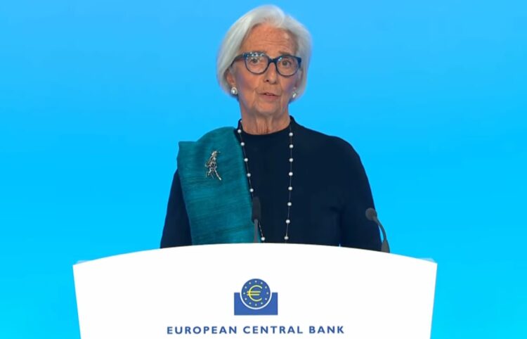 البنك المركزي الأوروبي يثبت أسعار الفائدة ونمو منطقة اليورو متوقع عند 1.2% في 2026 1 البنك المركزي الأوروبي يثبت أسعار الفائدة ونمو منطقة اليورو متوقع عند 1.2% في 2026 2025