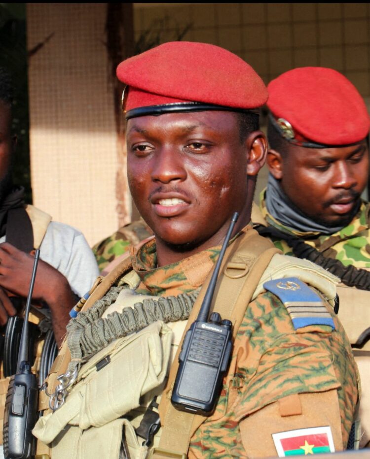 إبراهيم تراوري: أصغر رئيس دولة في العالم ووجه جديد للقيادة الأفريقية 1 إبراهيم تراوري: أصغر رئيس دولة في العالم ووجه جديد للقيادة الأفريقية 2025