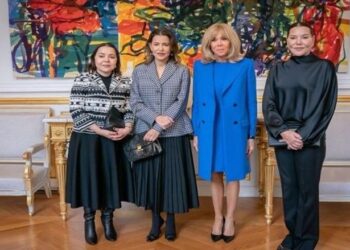 "بزنس" أميرات المغرب في باريس: خفايا الصفقات المليونية لشقيقات الملك محمد السادس بفرنسا 2025