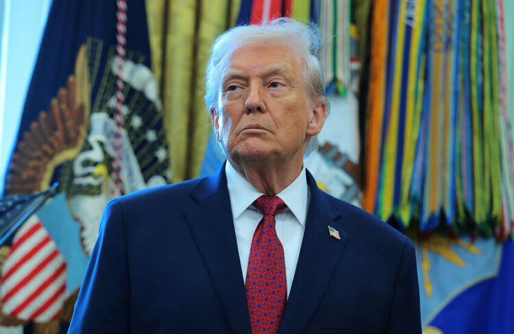 حرب فنزويلا : ترامب لا يستبعد عمل عسكري ضد مادورو 2025