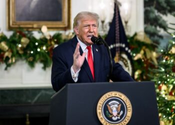 ترامب يهدد ببدء الحرب مع فنزويلا وسط تصعيد عسكرى وإقتصادى أمريكي وتحرك عاجل في مجلس الأمن 2025