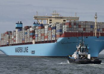 اتفاقية استراتيجية وحوافز 15%.. كيف نجحت مصر في إعادة "ميرسك" للممر قناة السويس؟ 2025