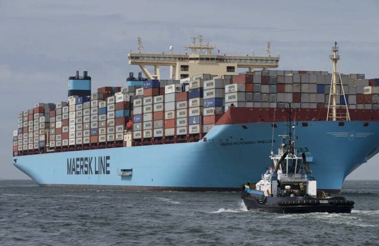 اتفاقية استراتيجية وحوافز 15%.. كيف نجحت مصر في إعادة "ميرسك" للممر قناة السويس؟ 2025