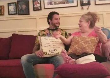 مصادر تكشف سر غياب أحمد الفيشاوي عن تودع سمية الألفي 2025