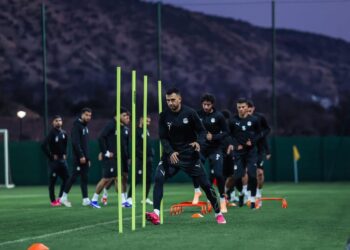 مصر وزيمبابوي.. "عقدة الافتتاح" هل تنتهي في كان 2025 أم يكرر التاريخ نفسه؟ 2025