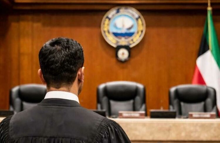 الكويت: الحكم بالسجن على محامٍ لنشره فيديو مثيرة عن المسحوبة جنسيتهم 2025