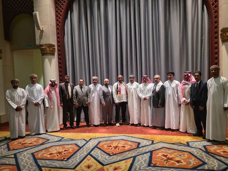 قيادي إخواني وأسرى سعوديون وسودانيون.. تفاصيل أكبر صفقة تبادل بين الحوثيين وحكومة اليمن في مسقط 2025