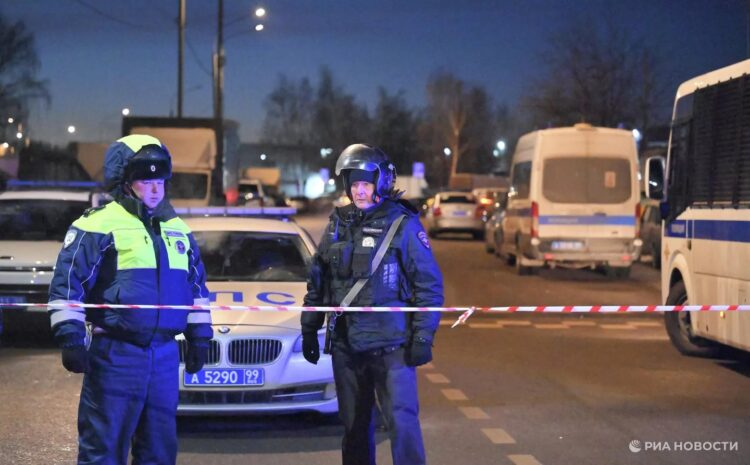 ليلة دموية في موسكو.. "انتحاري" يفجر نفسه بضابطي شرطة والحزن يخيم على العاصمة 2025