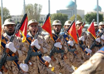 طهران تهدئ المخاوف من هجوم إسرائيلي محتمل وسط تذبذب الأسواق الإيرانية والعملات 2025