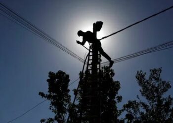 إيران توقف إمدادات الغاز للعراق بالكامل.. خسارة 4,500 ميغاواط وتهديد بانقطاع الكهرباء الشتوي 2025