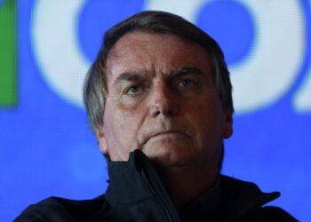 من خلف القضبان.. بولسونارو يعلن نجله "فلافيو" مرشحاً للرئاسة البرازيل لمواجهة لولا دا سيلفا في 2026 2025