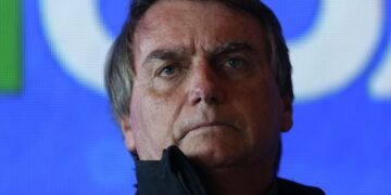 من خلف القضبان.. بولسونارو يعلن نجله "فلافيو" مرشحاً للرئاسة البرازيل لمواجهة لولا دا سيلفا في 2026 2025