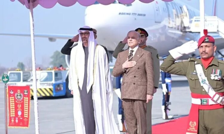 محمد بن زايد يصل إسلام آباد لتعزيز الشراكة الاستراتيجية مع باكستان 2025