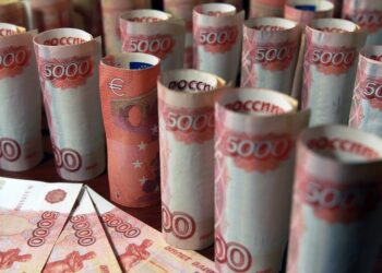 الروبل الروسي الأقوى منذ 1994: بلومبرغ تسلط الضوء على الأداء القياسي للعملة في 2025 2025
