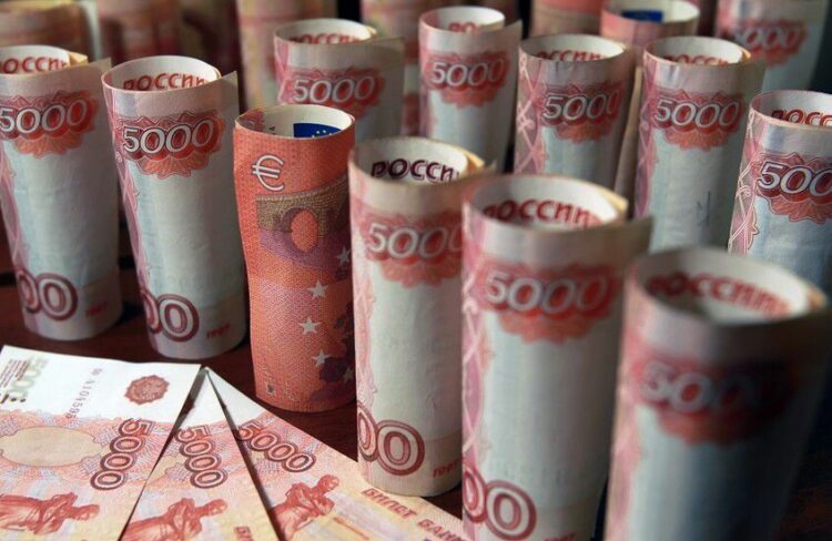 الروبل الروسي الأقوى منذ 1994: بلومبرغ تسلط الضوء على الأداء القياسي للعملة في 2025 2025