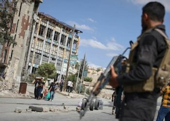 حمص تشهد توتراً واسعاً بعد جريمة قتل.. الداخلية السورية تعلن توقيف 120 شخصاً وتحذر من “فتنة مفتعلة” 2025