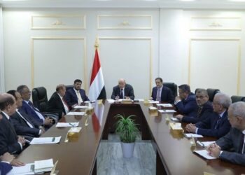 اليمن: مجلس الدفاع الوطني يعقد اجتماعاً طارئاً برئاسة العليمي رداً على تصعيد الانتقالي 2025