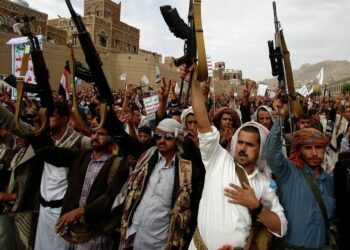 اليمن : العليمي يطلب تدخلاً عاجلاً من التحالف العربى .. وأنباء عن تحركات عسكرية في شرق اليمن 2025