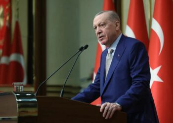 أردوغان يحذر أوروبا: الأتراك خط أحمر ولن نسمح باضطهادهم بالخارج ويثمن دورهم في رؤية “قرن تركيا 2025