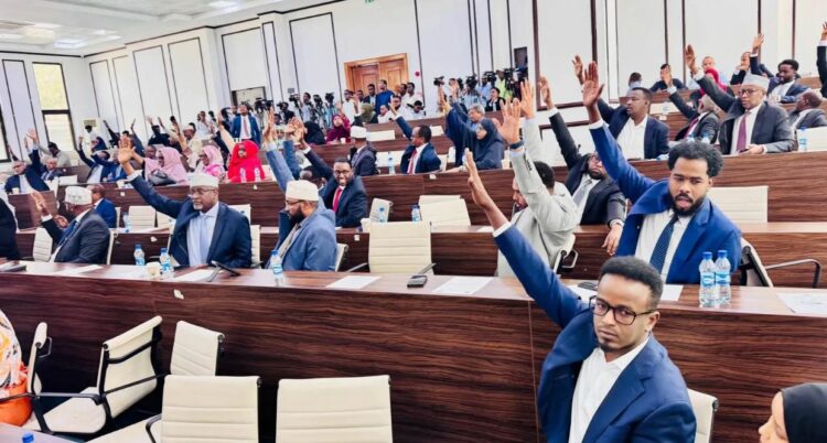 البرلمان الصومالي يوجّه صفعة سياسية لإسرائيل: اعتراف باطل ومحاولة اختراق مرفوضة للسيادة الصومالية 1 البرلمان الصومالي يوجّه صفعة سياسية لإسرائيل: اعتراف باطل ومحاولة اختراق مرفوضة للسيادة الصومالية 2025