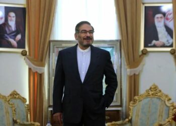 أول رد إيراني على تهديد ترامب: شمخاني يحذر من رد قوي وفوري 2025