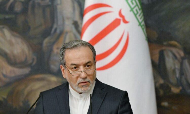 بعد تهديدات ترامب الأخيرة.. عراقجي يوجه رسائل دولية ويحذر من "رد موجع" ضد أي اعتداء 2025