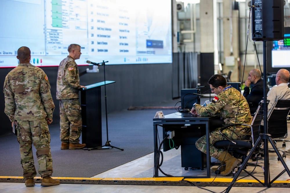 ما هى حقيقة الصور التي أظهرت ضباطًا مصريين في قاعدة أمريكي أمريكية بإسرائيل 2026