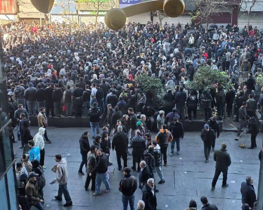 احتجاجات إيران: رضا بهلوي يدعو لتوحيد الصفوف حتى "تحرير إيران" 1 احتجاجات إيران: رضا بهلوي يدعو لتوحيد الصفوف حتى "تحرير إيران" 2026