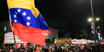فنزويلا ستكون فيتنام جديدة.. حشود غاضبة في أثينا تندد بـ اختطاف مادورو 2026
