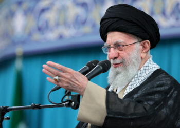 بين مطرقة ترامب وسندان الشارع.. خامنئي يخطط للفرار إلى روسيا بـ 95 مليار دولار 2026