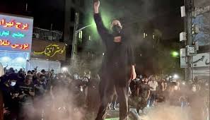 تصاعد القمع في إيران: مقتل 17 متظاهراً وحملة اعتقالات تطال الأطفال والنساء 2026