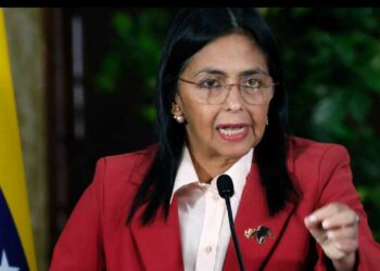 جيش فنزويلا يعلن تولي ديلسي رودريغيز نائبة مادورو رئيسة البلاد 2026