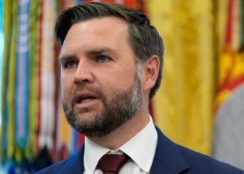 هجوم على منزل نائب الرئيس الأمريكي جيه دي فانس بولاية أوهايو "فيديو" 3 هجوم على منزل نائب الرئيس الأمريكي جيه دي فانس بولاية أوهايو "فيديو" 2026