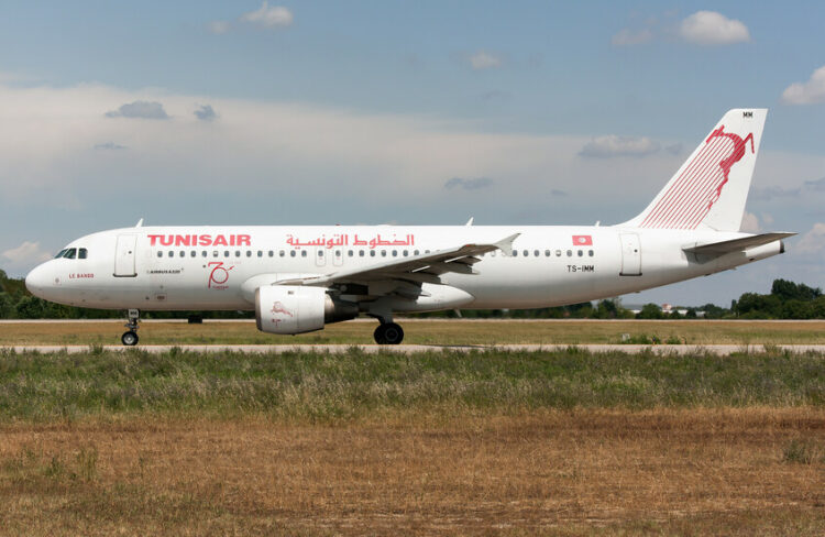 مغربية تجبر طائرة تونسية على الهبوط في الجزائر 2026