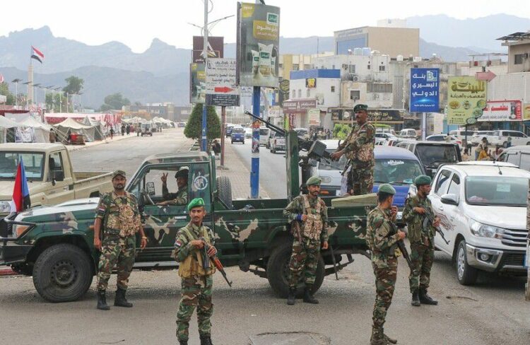 مجلس القيادة اليمني يسقط عضوية عيدروس الزبيدي ويحيله للنائب العام بتهم الخيانة العظمى 2026