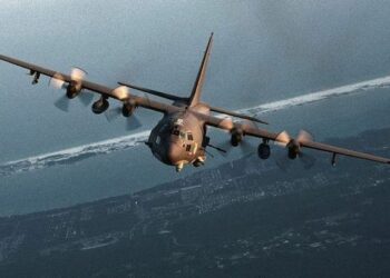 صحيفة بريطانية تكشف: الولايات المتحدة تحرك مقاتلات استعدادًا لضرب إيران بعد قمع المتظاهرين 6 صحيفة بريطانية تكشف: الولايات المتحدة تحرك مقاتلات استعدادًا لضرب إيران بعد قمع المتظاهرين 2026