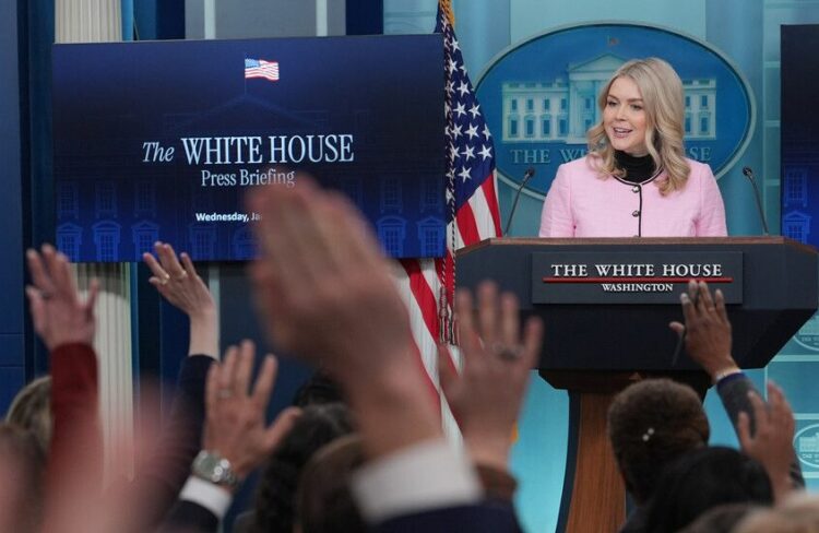 البيت الأبيض يسيطر على عائدات النفط الفنزويلي ويعلن خطة لإعادة تأهيل الطاقة في فنزويلا 2026