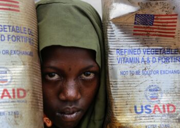 بأمر من إدارة ترامب: تعليق كافة المساعدات للحكومة الصومالية بسبب "واقعة المستودع" 2026