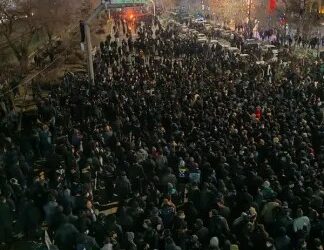 استنفار دولي لدعم احتجاجات إيران.. واشنطن وبروكسل تحذران خامنئي من "نقطة اللاعودة" 2026