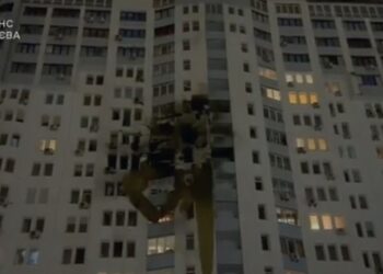 زيلينسكي: مسيرة روسية استهدفت مبنى السفارة القطرية في كييف.. وموسكو ترد بـ "أوريشنيك" "فيديو" 2026