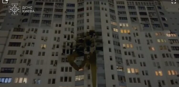 زيلينسكي: مسيرة روسية استهدفت مبنى السفارة القطرية في كييف.. وموسكو ترد بـ "أوريشنيك" "فيديو" 2026