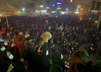 واشنطن تتوعد طهران بـ«ضربة قاسية».. روبيو يدعم احتجاجات إيران وترامب يلوح بالتدخل العسكري 2026