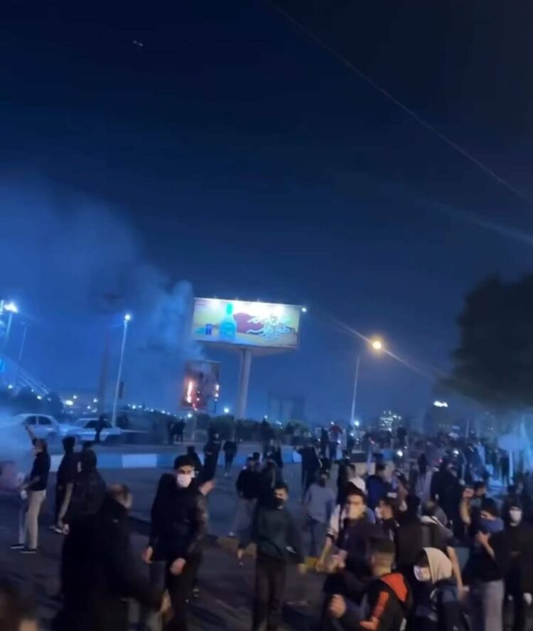 بعد انقطاع الإنترنت في إيران.. دعوات لماسك لتزويد المحتجين بالإنترنت الفضائي "ستارلينك" 1 بعد انقطاع الإنترنت في إيران.. دعوات لماسك لتزويد المحتجين بالإنترنت الفضائي "ستارلينك" 2026