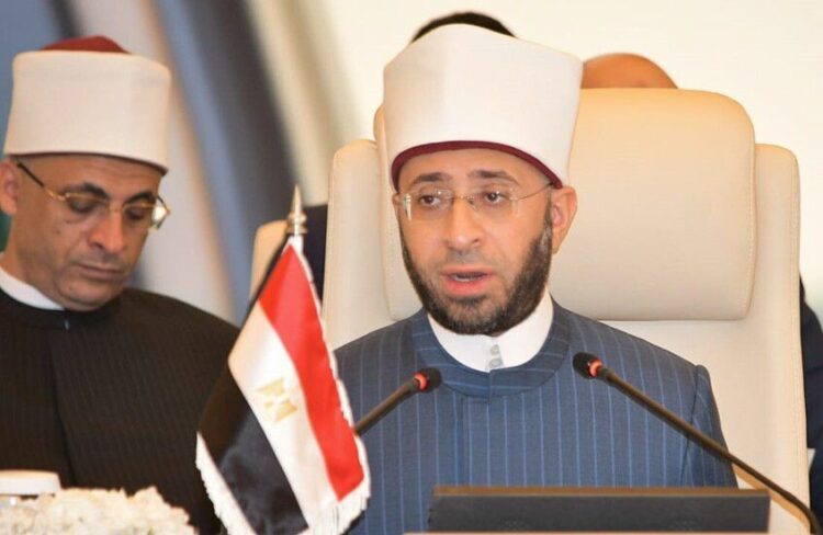 صورة وزير الأوقاف على مدخل مسجد السيدة زينب تثير غضب المصريين وتشعل الجدل على السوشيال ميديا 2026